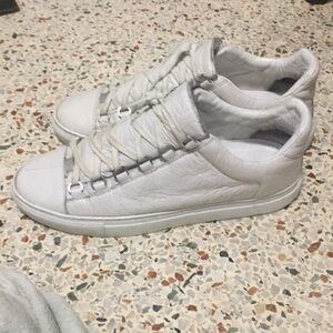 Chic White Casual Sneakers